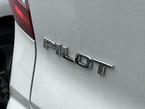 White 2020 Honda Pilot LX