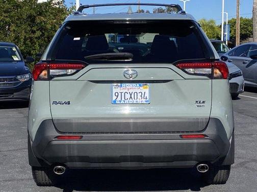 2021 Toyota RAV4 XLE