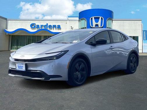 2025 Toyota Prius LE