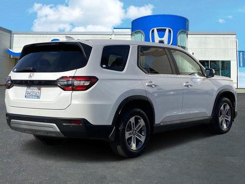 2023 Honda Pilot EX-L 8-Passenger