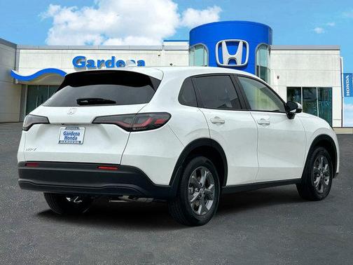 Platinum White Pearl 2027 Honda HR-V LX