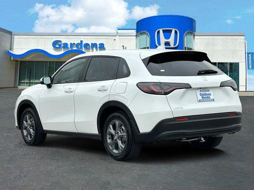 Platinum White Pearl 2027 Honda HR-V LX
