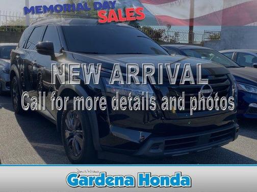 2022 Nissan Pathfinder SV