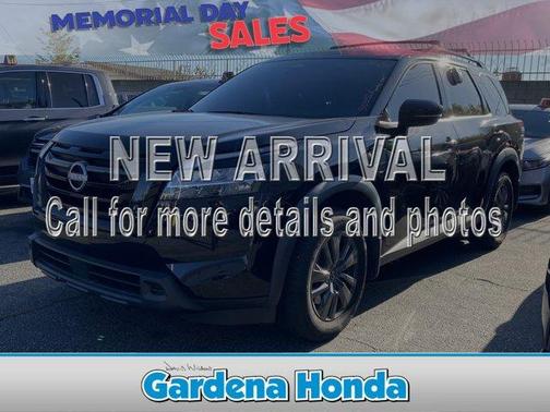 2022 Nissan Pathfinder SV