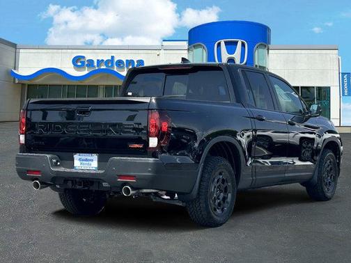 Crystal Black Pearl 2026 Honda Ridgeline TrailSport+