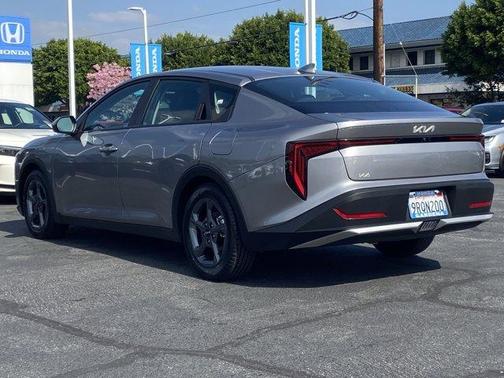 2025 Kia K4 