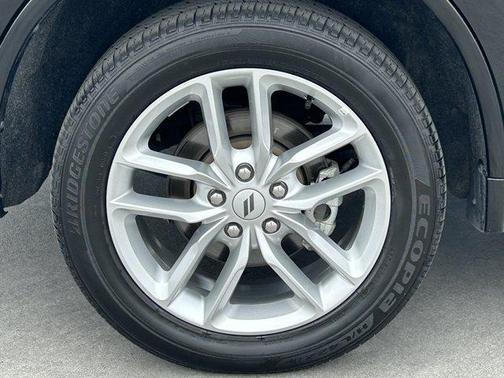 DB Black Crystal Clearcoat 2025 Dodge Durango GT