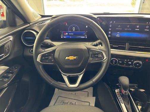 Blue Glow Metallic 2024 Chevrolet Trax LT