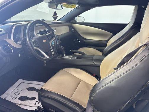 Summit White 2015 Chevrolet Camaro 2LT