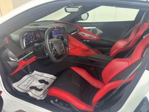 Arctic White 2022 Chevrolet Corvette Stingray w/3LT