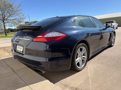 Dark Blue Metallic 2012 Porsche Panamera 4