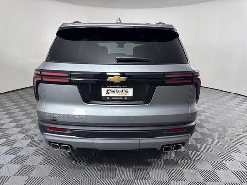 Sterling Gray Metallic 2026 Chevrolet Traverse LT