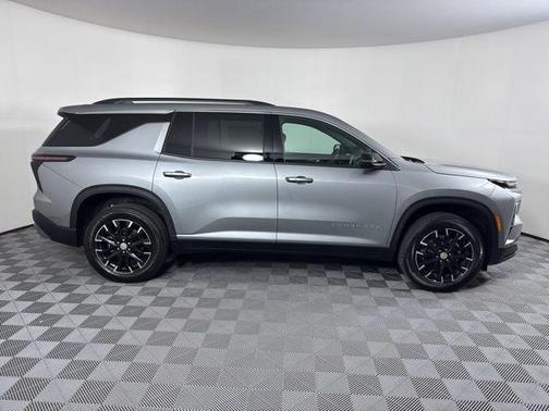 Sterling Gray Metallic 2026 Chevrolet Traverse LT
