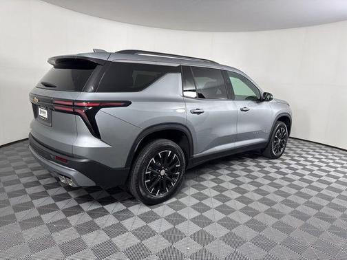 Sterling Gray Metallic 2026 Chevrolet Traverse LT