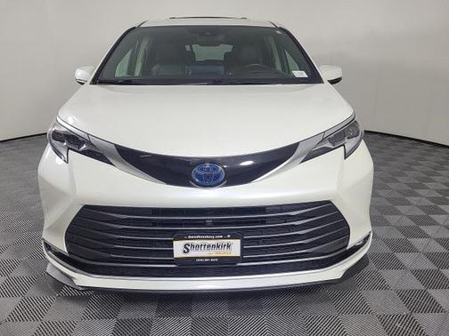2021 Toyota Sienna Platinum 7 Passenger