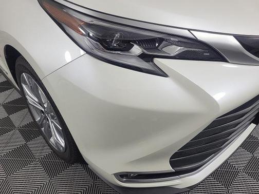 2021 Toyota Sienna Platinum 7 Passenger