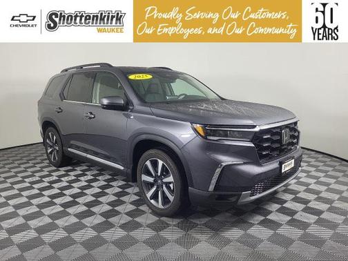 2025 Honda Pilot Touring 8-Passenger