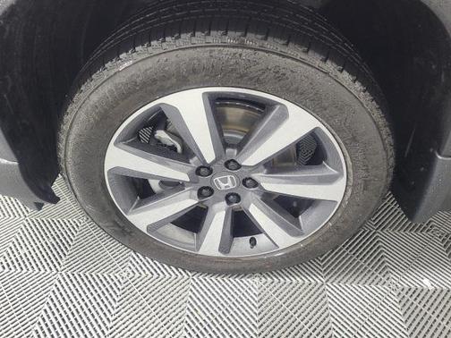 2025 Honda Pilot Touring 8-Passenger