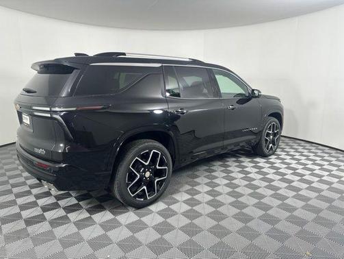 Mosaic Black Metallic 2026 Chevrolet Traverse High Country