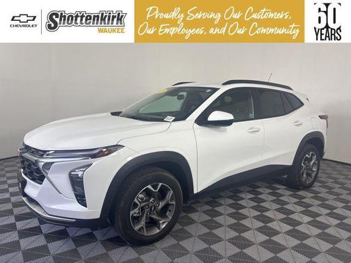 Summit White 2025 Chevrolet Trax LT