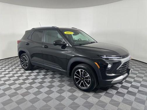 Mosaic Black Metallic 2025 Chevrolet Trailblazer LT