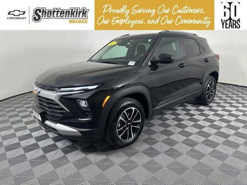 Mosaic Black Metallic 2025 Chevrolet Trailblazer LT