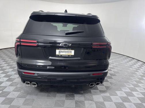 Mosaic Black Metallic 2026 Chevrolet Traverse LT