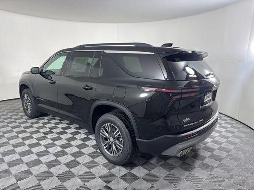 Mosaic Black Metallic 2026 Chevrolet Traverse LT