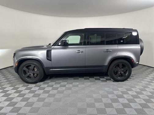 2022 Land Rover Defender 110 SE