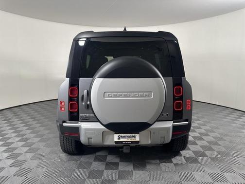 2022 Land Rover Defender 110 SE