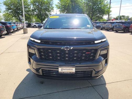 Mosaic Black Metallic 2026 Chevrolet Traverse RS