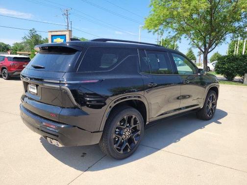 Mosaic Black Metallic 2026 Chevrolet Traverse RS
