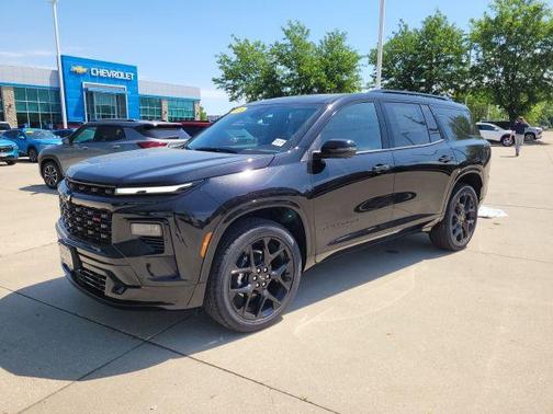 Mosaic Black Metallic 2026 Chevrolet Traverse RS