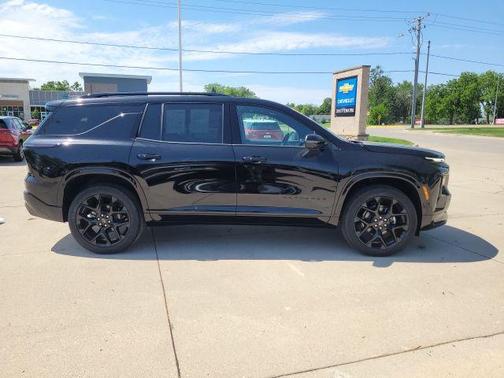 Mosaic Black Metallic 2026 Chevrolet Traverse RS