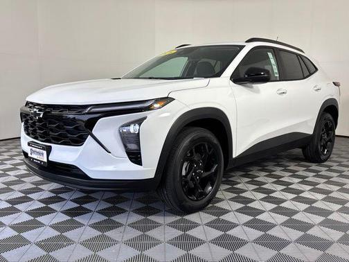 Summit White 2026 Chevrolet Trax LT