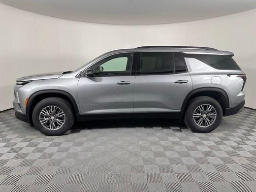 Sterling Gray Metallic 2026 Chevrolet Traverse LT