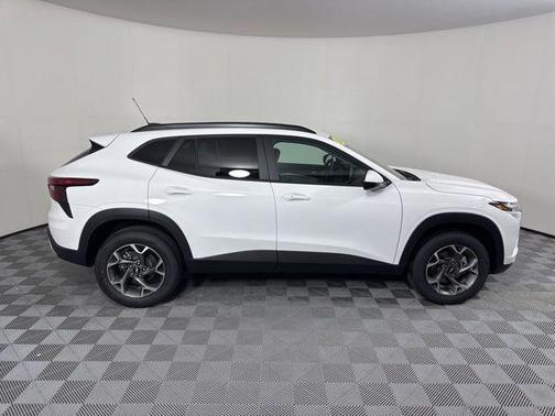 Summit White 2026 Chevrolet Trax LT