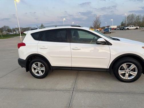 Super White 2013 Toyota RAV4 XLE
