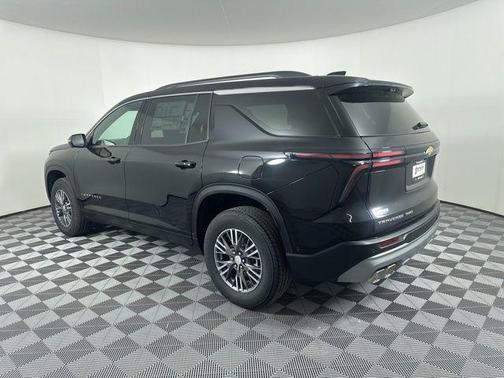Mosaic Black Metallic 2026 Chevrolet Traverse LT