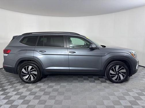 2025 Volkswagen Atlas 2.0T SE w/Technology 4MOTION