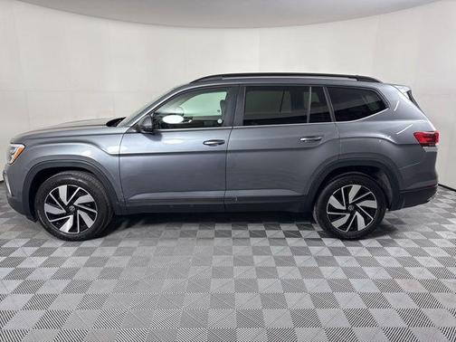 2025 Volkswagen Atlas 2.0T SE w/Technology 4MOTION