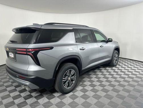 Sterling Gray Metallic 2026 Chevrolet Traverse LT