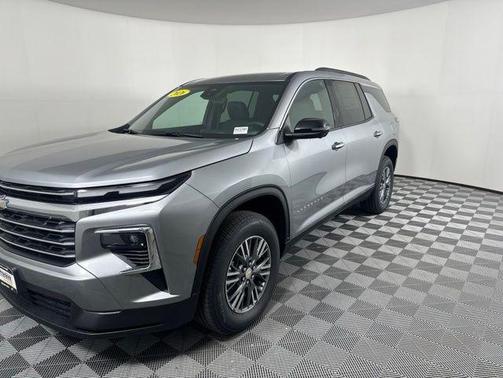 Sterling Gray Metallic 2026 Chevrolet Traverse LT