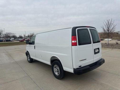 Summit White 2026 Chevrolet Express 2500 2500 Regular Wheelbase, WT, RWD