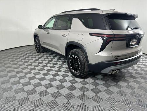 Sandstone Gray 2026 Chevrolet Traverse AWD Z71