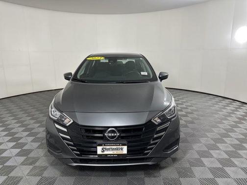 Gun Metallic 2023 Nissan Versa 1.6 SV