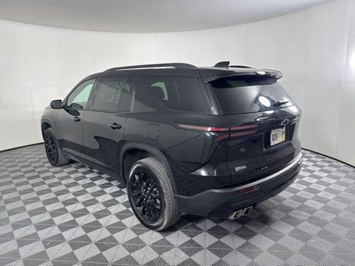 Mosaic Black Metallic 2026 Chevrolet Traverse LT