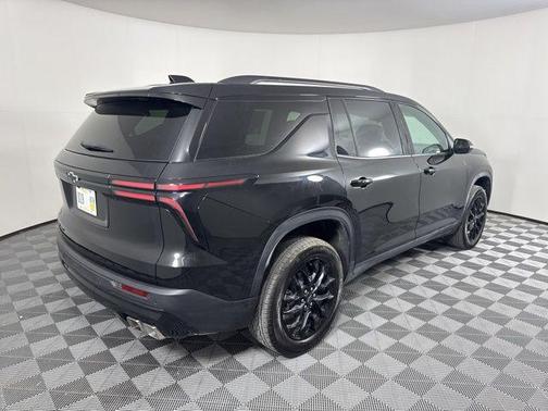 Mosaic Black Metallic 2026 Chevrolet Traverse LT
