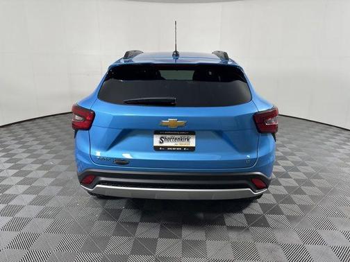 Marina Blue Metallic 2026 Chevrolet Trax LT