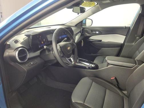 Marina Blue Metallic 2026 Chevrolet Trax LT